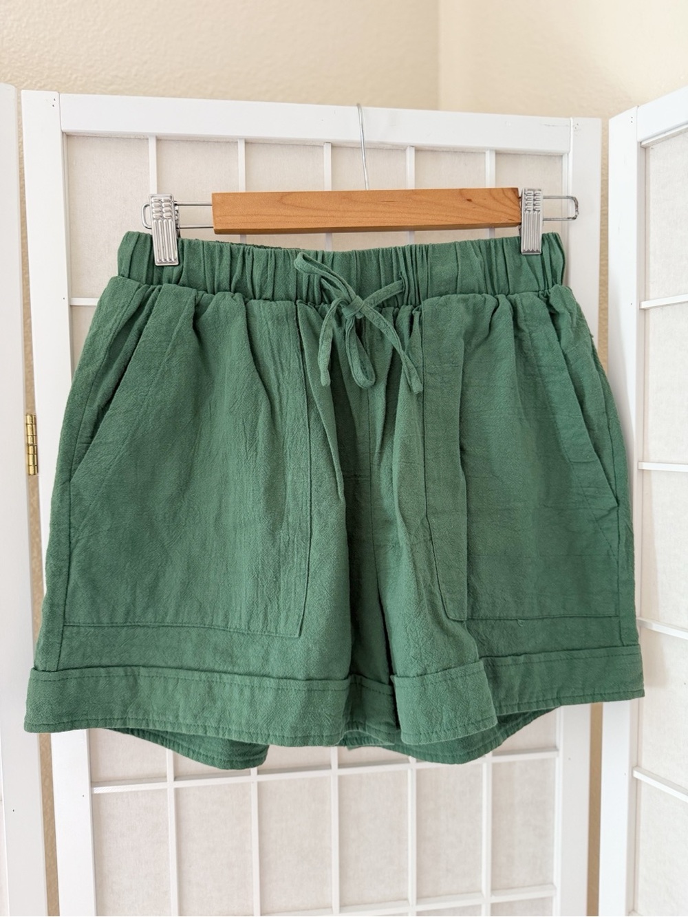 Green Casual Shorts Medium